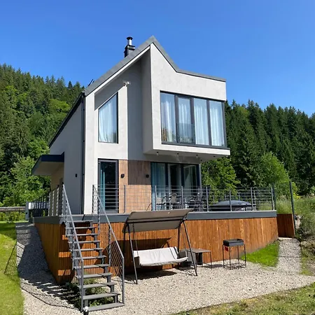 Tatariv-hills Holiday home *